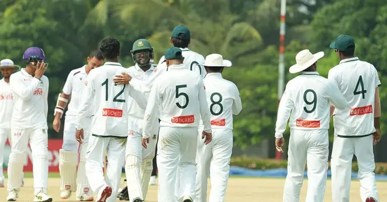 ওয়েস্ট ইন্ডিজের বিপক্ষে প্রস্তুতি ম্যাচে উইকেট শিকারের পর উল্লাসে মাতেন বিসিবি একাদশের খেলোড়ারেরা